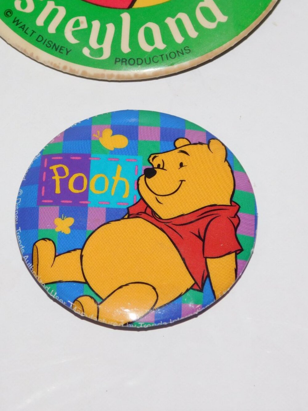 2 Vintage Disney Disneyland Winnie the Pooh Pin Back Buttons 3.5" & 2.25" - Picture 2 of 5